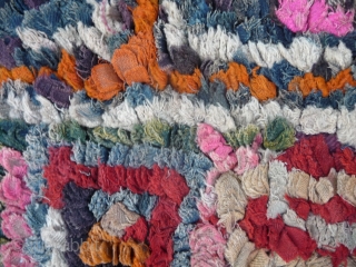 an interesting tibetan rag rug made of recycled tibetan wool weave pieces. if the maroccan boucherouite rugs are now quite famous , this kind of tibetan rugs will maybe never  go  ...