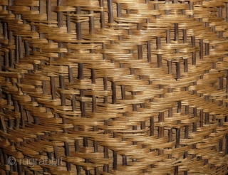 19th century central african baskestry weave are quite rare todays. as shown here it has condition problem but it is still a complete very collectable object from congo. made for this special  ...