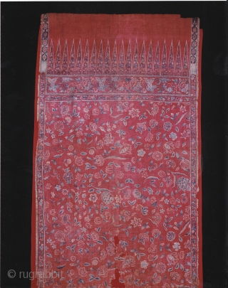 Indian Trade textiles 025 
For the Indonesian market, incl. fragment shot, hand painted and stamp, beautiful color, various small to large damages, 18th-19th Century, 364cm x 110cm. Price on request.
   