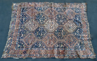 Khamse/Qashqai fragment, about 170 murgh. Splendid colours and very supple.

175x144 cm
5' 9'' x 4' 9''                  