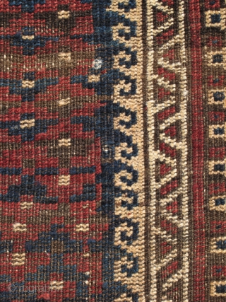 Small Belouch rug from the 3rd
quarter of the 19th century with
a well articulated design.                   