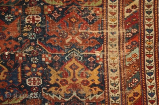 Afshar 'shield/palmettes/flame' rug, wool on wool, 1,68 x 1,23 m. Real, precommercial, tribal piece from the 2nd half of 19th century, worn allover, but still has a shining charisma and fresh organic  ...