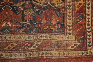 Afshar 'shield/palmettes/flame' rug, wool on wool, 1,68 x 1,23 m. Real, precommercial, tribal piece from the 2nd half of 19th century, worn allover, but still has a shining charisma and fresh organic  ...