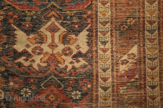 Afshar 'shield/palmettes/flame' rug, wool on wool, 1,68 x 1,23 m. Real, precommercial, tribal piece from the 2nd half of 19th century, worn allover, but still has a shining charisma and fresh organic  ...