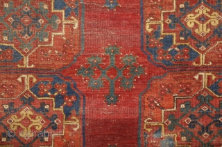 Early Ersari main carpet, around 1850, wool on wool, 270x215 cm. Nice asymmethrical archaic drawing with wonderful colors, greens, blues, reds, yellows... great scaling with the spaces between the güls, needless to  ...