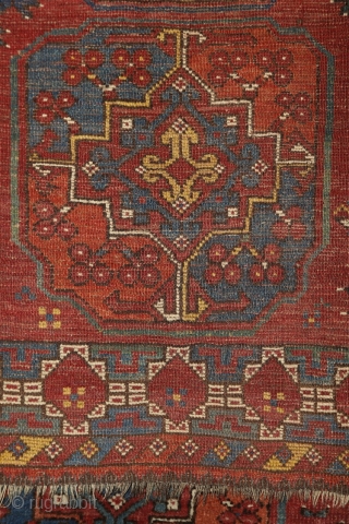 Early Ersari main carpet, around 1850, wool on wool, 270x215 cm. Nice asymmethrical archaic drawing with wonderful colors, greens, blues, reds, yellows... great scaling with the spaces between the güls, needless to  ...