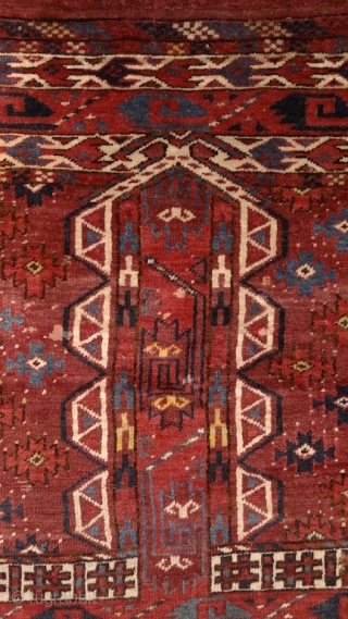 Yomud Ensi, 19th century. Mint condition, full juicy pile allover, original sides and kilim on both ends, original tassels. There are a few redone knots here&there, but it is really in mint  ...