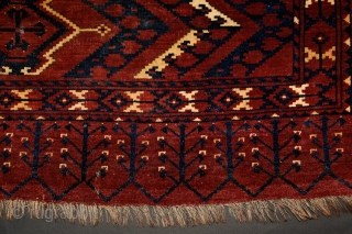 Ersari 'ikat' chuval, 19th century, 150x100 cm, almost intact condition, some small wear in the upper end otherwise full, meaty pile overall. 3 floating cross-medallions in a tremolous, deep field. Clear, archaic  ...