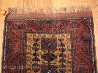 Beludj, Persia, 2,05 x 0,97 m, late 19th century.
In very good condition, high piles, original kilim endings, original sides, needed no repair.           