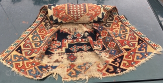 Caucasian Shirvan Karagashli
Multiple Niche 
Bold design & colors
Dark Blue Ground
The Wide Yellow border
Decent age Mid to 3rd quarter 19th
Distressed but not destroyed
3' X 5'4"


         