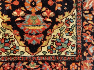 This is a very small  Sarouq Farahan  sampler rug (Vegiereh) showing parts of the design available to a prospective rug buyer or as a weaver's guide 
This small sampler shows  ...