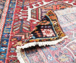 Small Heriz/Karaja mid 20th century in excellent condition (consistent with age and use)
Size 139 x 98 cm or 55x39 inches             