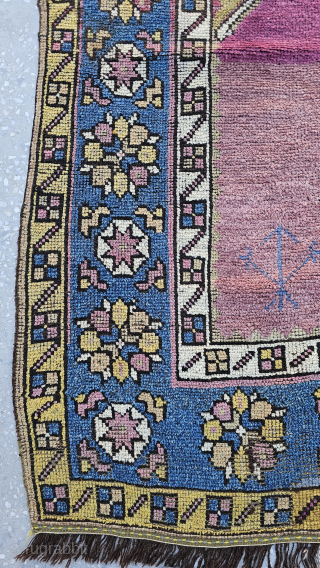 I'm selling this turn-of-the-20th-century piece. (1890-1910) Manastir pile prayer rug 
My description: 
The seemingly Konya-like mihrab — supported also by the colour scheme — appears unusual in this unique artefact. Its strangeness,  ...