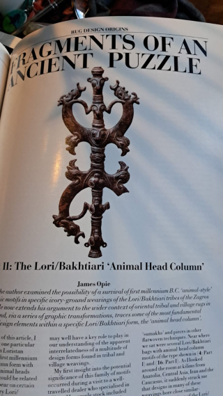 A rather rare example of what Jim Opie, in Hali 54/Dec 1990 calls Animal Head Column design 
Though, he classified it as a Konya area, other sources narrow it down to Aksarey,  ...