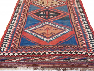 In the opinion of a respected expert, it is a 1880-1910 Luri (a period when both Luri and Qashqai shared territories in Fars) in mix kilim and soumak techniques
Measurements> 370cmx141cm or 12.2x4.6  ...