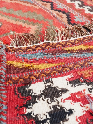 In the opinion of a respected expert, it is a 1880-1910 Luri (a period when both Luri and Qashqai shared territories in Fars) in mix kilim and soumak techniques
Measurements> 370cmx141cm or 12.2x4.6  ...