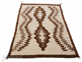 Late 19th or early 20th century Two Grey Hills Native American Navajo throw (possibly a transitional period artifact) in a very good condition. Size: 65” X 45” 165x114cm)
Price $1000 usd Free shipping  ...