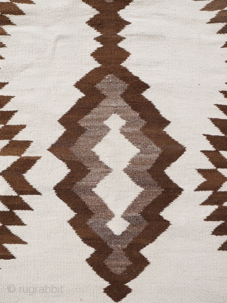 Late 19th or early 20th century Two Grey Hills Native American Navajo throw (possibly a transitional period artifact) in a very good condition. Size: 65” X 45” 165x114cm)
Price $1000 usd Free shipping  ...