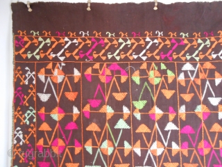 Phulkari bagh, Swath valley, Punjab, early 20th c.
Floss silk on cotton, cm 250 x 135. Perfect condition.
Thanks for watching!              
