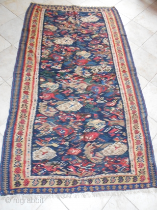 Senneh kilim, early 20th c.
205 x 119 cm. Beautiful colours, good conditions, lined.                    