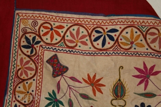 A very beautiful Dorry Bag handwoven cotton embroiderd from kutch region Gujarat India.Chain stitch work.Its size is 45cm X 68cm.(IMG0025).             