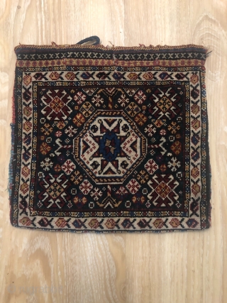 one the best Qashghayi bag face about 1880( belonged to Mr . Siawosh Azadi Collection),size:28x30 cm,in a mint condition,very lovely small bag,with %100 naturall colors,a very fantastic piece for collectors.pls not to  ...