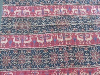 Oude Ikat Textiel Indonesië.very mooie kleur en Goede codition.
size;255x172 cm                       