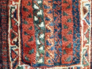 Ghashgai Chanteh end 19th century with all natural colors
wool on wool 
very good condition
size 22 x 23 cm               