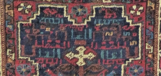 beautiful Shiraz rug around 19 jh with great natural colors an good condition. 
Suze: 103 x 71 cm               