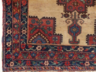 Kleine Afshar tapijt, uit eind 19e eeuw, met fantastische kleuren en zeldzame afmeting, afmeting: 110x100 cm                 