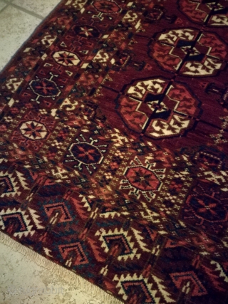 An antique Tekke rug, 160/120 cm. Used and signs of wear. Fine with good wool.                  