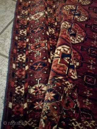 An antique Tekke rug, 160/120 cm. Used and signs of wear. Fine with good wool.                  