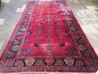 Extremly fine antique Kashan carpet with 520/270 cm. Demages, worn places, but no restoration or tinting.                 