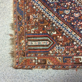 An old Gashgai carpet with 380/140 cm. Good shape for its age, some signs of use.                 