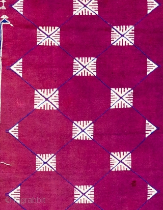 • CROSS STITCH ODHNA •

Featuring this pink Odhna which hails from Bikaner, with beautiful uniform cross stitch in geometrical pattern. It has this extra woven salvage stitches on the edges unlike other  ...