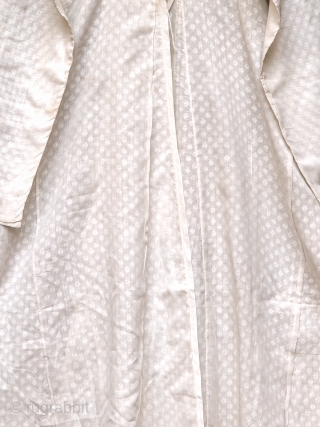 • WHITE ON WHITE •

Cotton, brocaded with white cotton in jamdani work. possibly from Northern India.
The bodice part of this piece tends to be fully indicative of the fact that it belonged  ...