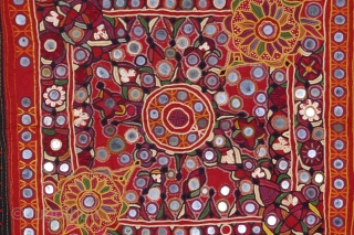 • APPLIQUE CHAKLA •
This textile has movement, sparkle, colors, and more than that it has vibrations of a vintage piece which has its own stitching techniques with neatness and vision, combining applique  ...