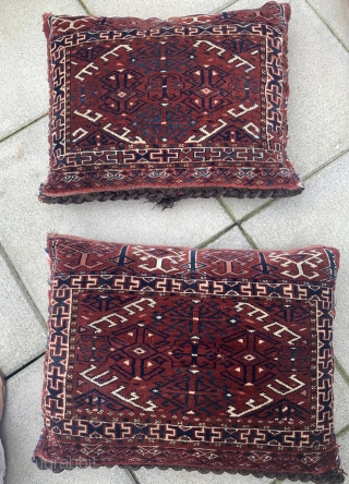 Two Yomut Pillows from Early 20th Century 

Measuring  2’ x 1’5”

Shipping is not included in the price
               