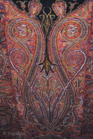 Exceptional Indian Pieced shawl in Great condition, beautiful Center and fine embroidery, long size, more than 3 Meters, nice colors             