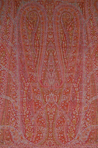 Beautiful 1850s French paisley shawl, with rare Red center and very good condition, the size is about 300/180 cms.              