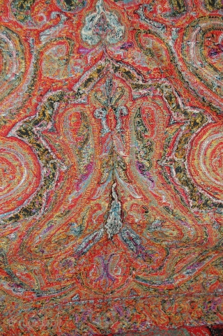 Spectacular Kashmir hand embroided pieced shawl in great condition, very fine embroidery and vivid colours, size is 170/170cm, very nice piece            