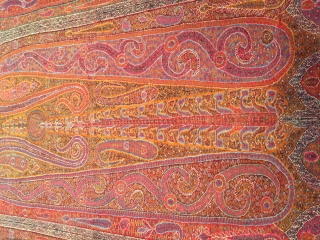 Rare Indian shawl in great condition, hand embroidered pieced shawl, 
More than 2 meters long, rare double color center 

Tree of life designs, fresh colors, fine embroidery      