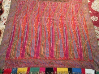 Very fine Indian Kani shawl, exceptional condition, beautiful colors, rare design.....

More than 3 meters long                  