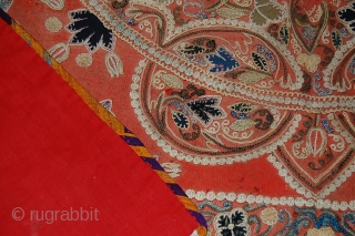 Spectacular resht embroidery in very good condition, very nice unusuel pattern, size is about 175/175 cm                 