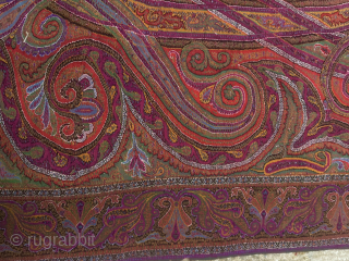 Beautiful Indian long shawl early 20th century, condition unfortunately not very good with holes, around 3 meters long, colors are fresh and never washed         