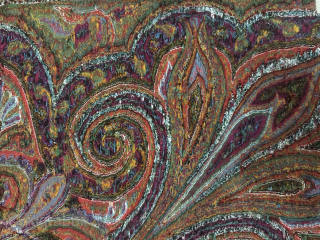 Beautiful Indian long shawl early 20th century, condition unfortunately not very good with holes, around 3 meters long, colors are fresh and never washed         