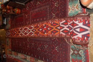 Beautiful Old Yamouth tent band in great condition, very good colours, soumak embroidery, size is about 14/16 Meters and its 40cm wide.           