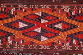 Beautiful Old Yamouth tent band in great condition, very good colours, soumak embroidery, size is about 14/16 Meters and its 40cm wide.           