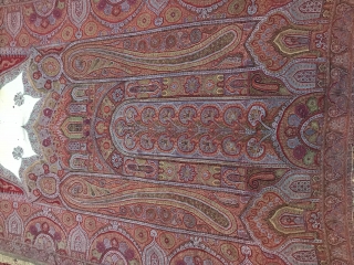 Exceptional Indian shawl, kani embroidery, 19ty century in very good condition apart few small holes in the center, around 3 meters long, beautiful fresh colors and very fine embroidery    