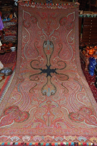 Beautiful 19th Century INdian Shawl in Great condition, very beautiful colours, the colours are far better in real than in pictures, i have taken a picture to prove the freshness of the  ...